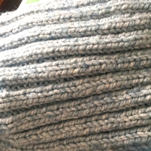 NWOT: Hand Knit Scarf Baby Blue - UNISEX - Picture 5 of 7
